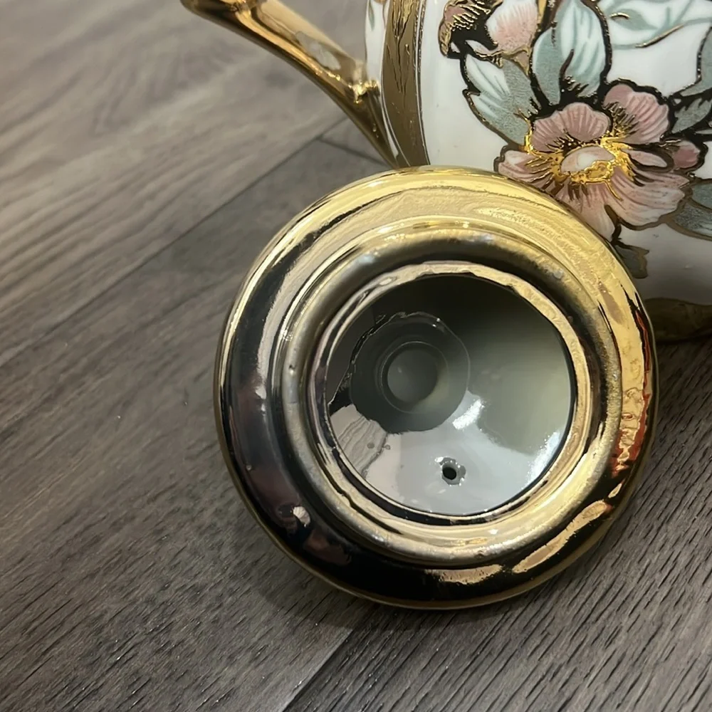 Elegant glass decorative floral teapot